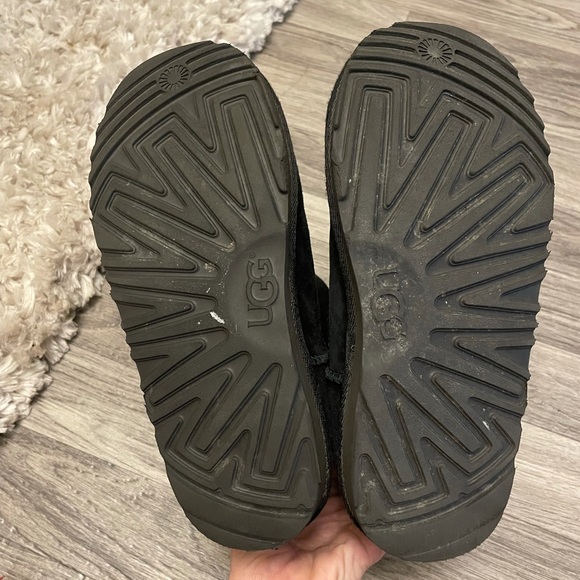Ugg Classic Mini - Black - Size 4 - Picture 5 of 16